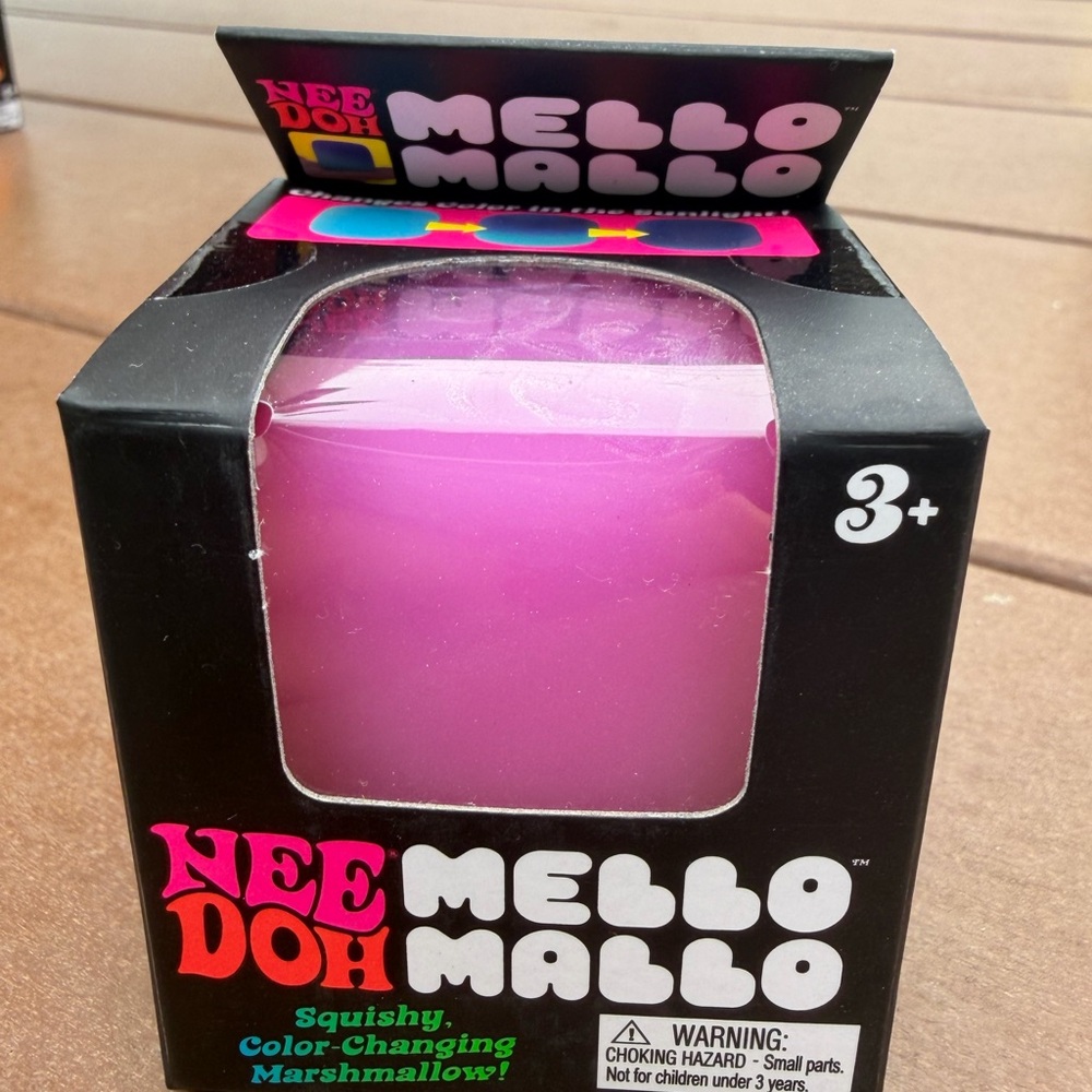 Mello Mallo Pink Color-Changing Squishy Toy by NeeDoh